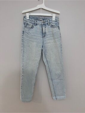 American Eagle Light Wash Women's High-Rise Jeans